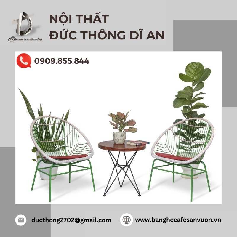 Bàn ghế cafe sắt kiểu dáng đơn giản, hiện đại